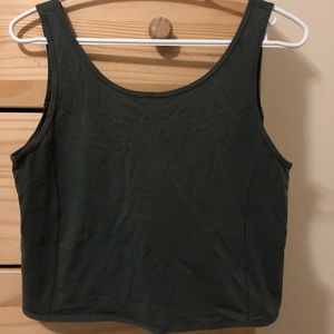 Gently used lululemon cropped tank size 4
